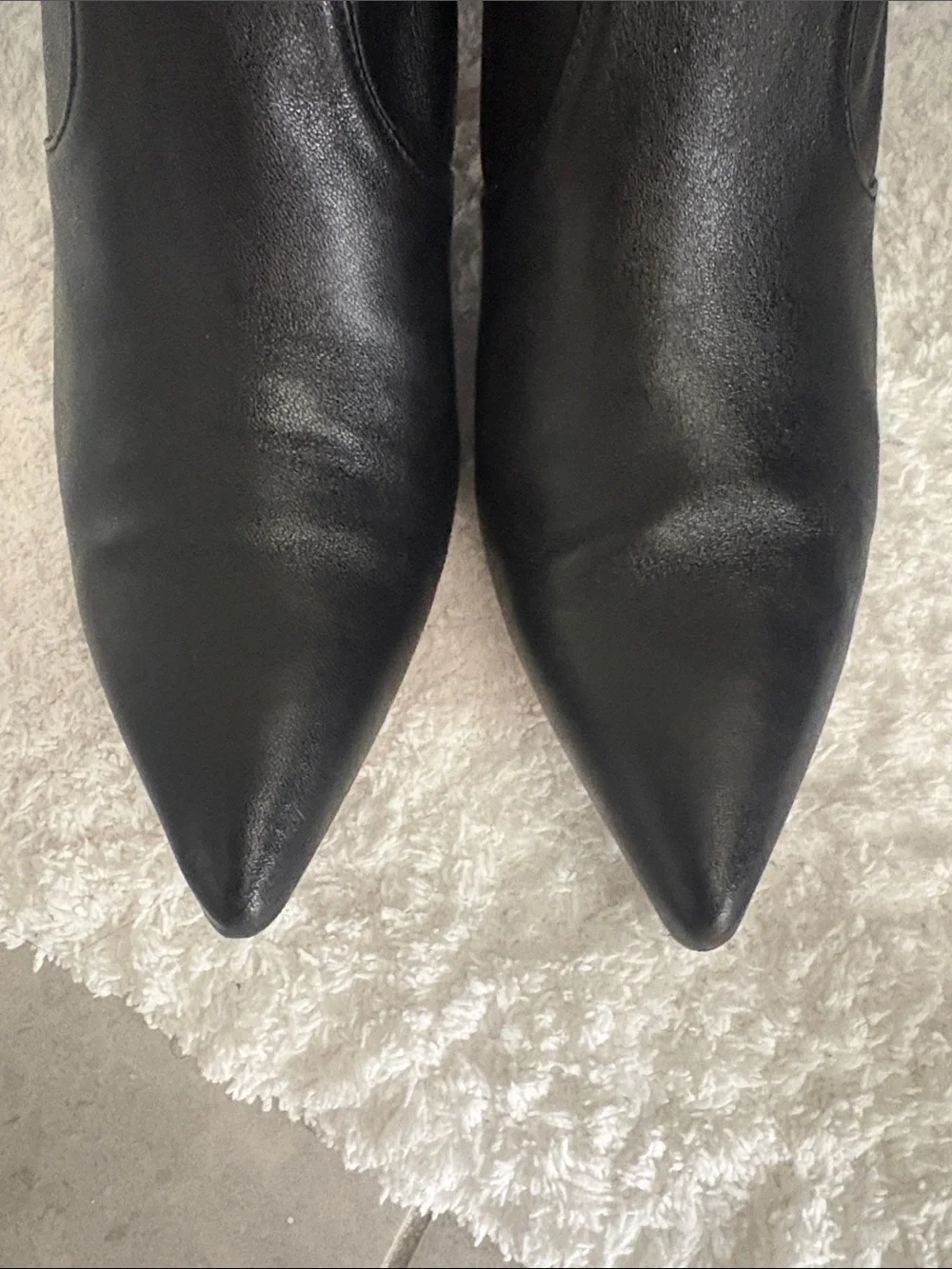Stuart Weitzman elegant pointed